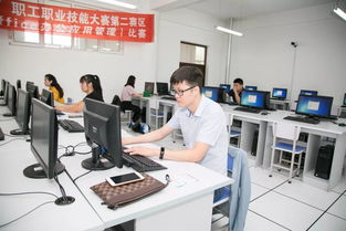 大慶市2019年度十行業(yè)百工種職工技能大賽第二賽區(qū)計(jì)算機(jī)應(yīng)用技能大賽暨技術(shù)開(kāi)發(fā)論壇圓滿(mǎn)落幕